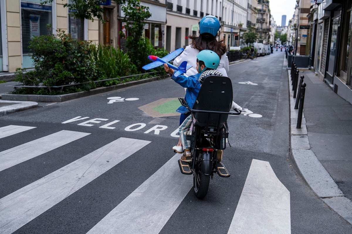Rouler en sécurité avec ses enfants en vélo cargo électrique : le guide complet - Ritmic